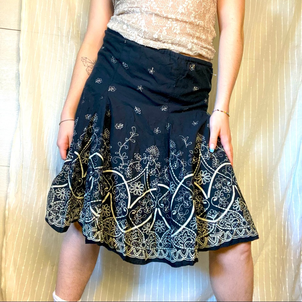 PATTERENED MIDI SKIRT